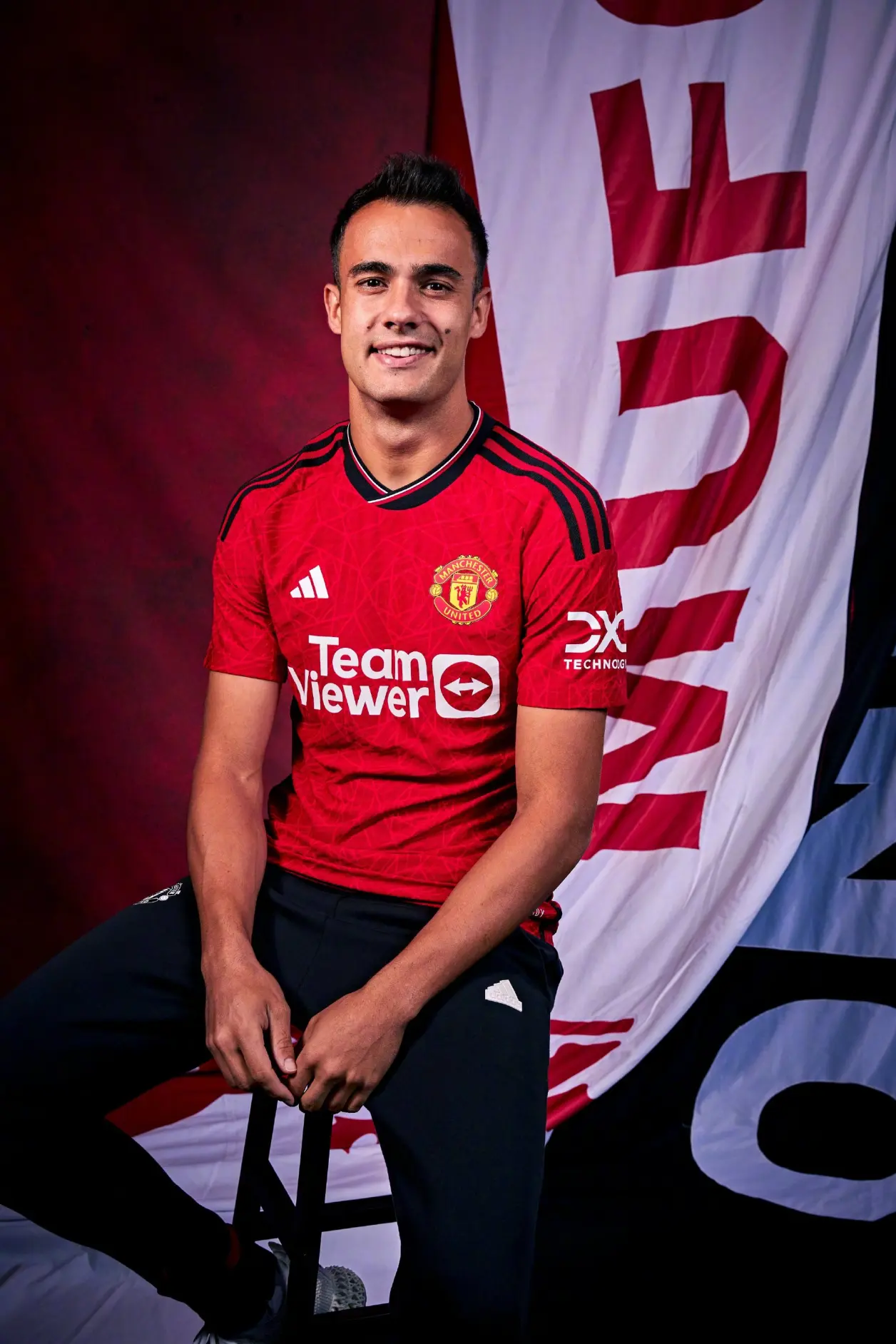 九游官网-Uzi连续十场比赛得分超过战术调整，曼联不断突破！上演精彩一战(uzi进了几次总决赛)