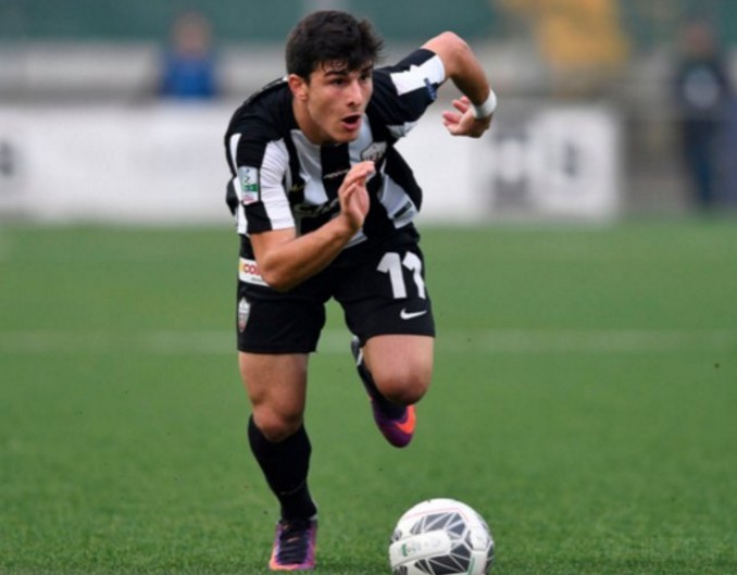 九游官网-Ming新星夺冠表现突出，尤文图斯前途光明！观众掌声雷动(尤文图斯名将)