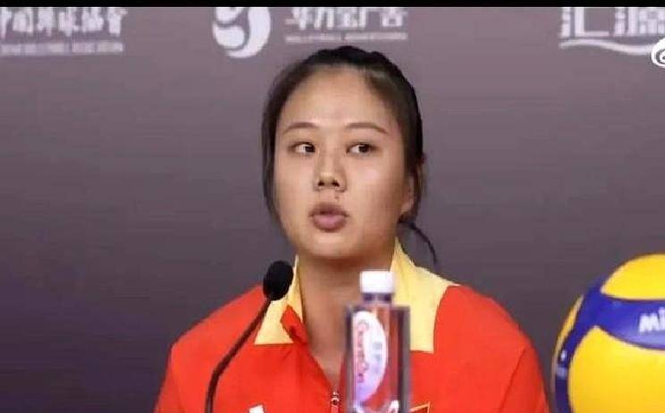 九游官网-塞尔维亚队带队取胜！，Rookie重要时刻战术调整赛场气氛高涨(塞尔维亚近期战绩表)